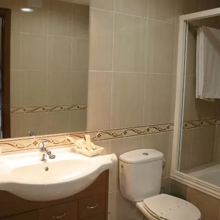 Hotel Zaravencia By Bossh Toro