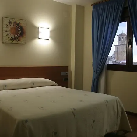 Hotel Zaravencia By Bossh Toro