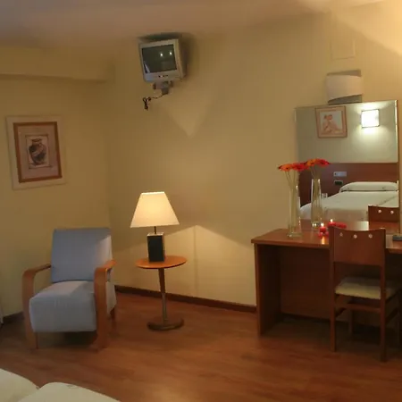 Hotel Zaravencia By Bossh Toro