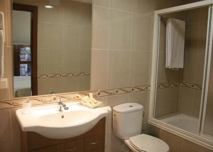 Hotel Zaravencia By Bossh Toro