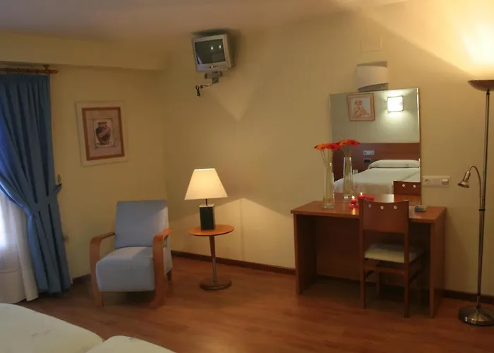 Hotel Zaravencia By Bossh Toro